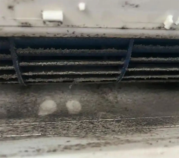 深州空调吹的风有股烧焦味是怎么回事